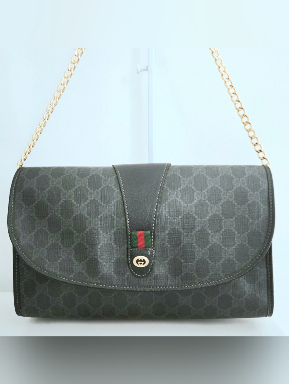 Authentic Gucci GG‎ Monogram Clutch Crossbody Black Gold Chain Clutch Vintage